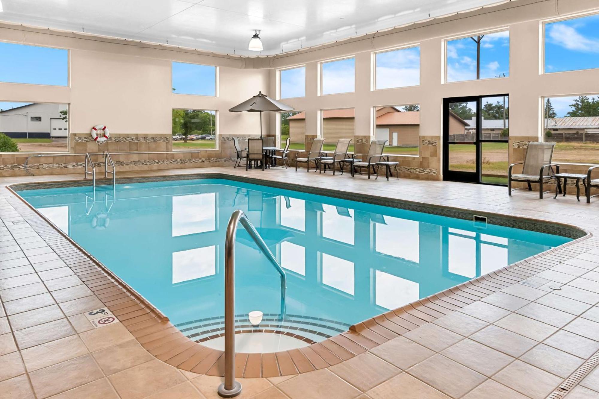 Heartland Inn & Suites, Surestay Collection By Best Western Park Rapids Exteriör bild